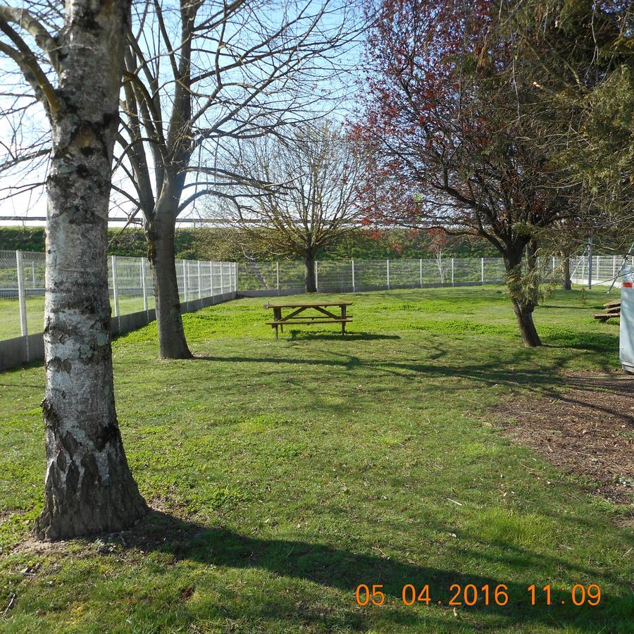 B&B Hôtel Châtellerault Exterior foto